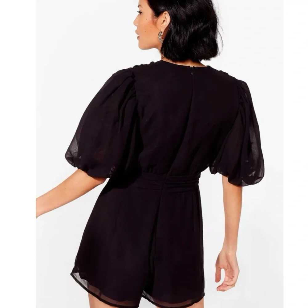 NASTY GAL Deep V Neck Puff Sleeve Black Shorts Romper Size 6 - Picture 3 of 12